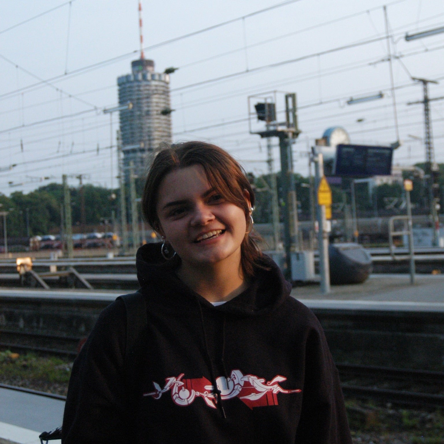 Schwarz Elektro Hoodie